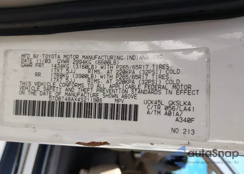 2004 Toyota Sequoia Limited V8 z USA, uszkodzony, nr VIN 5TDBT48AX4S211908